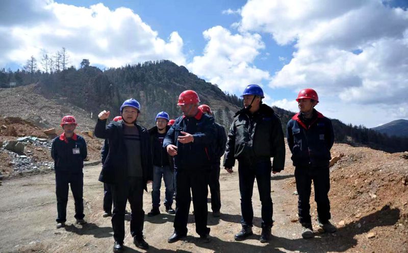 礦山董事長(zhǎng)  副本_副本.jpg